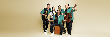 Bailar, reír y jugar