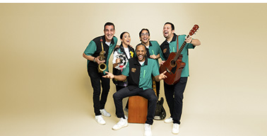 Bailar, reír y jugar